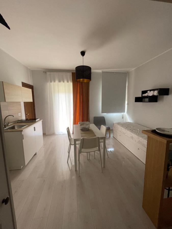 Апартаменти Casa XXI Aprile Ізола-делле-Фемміне Екстер'єр фото