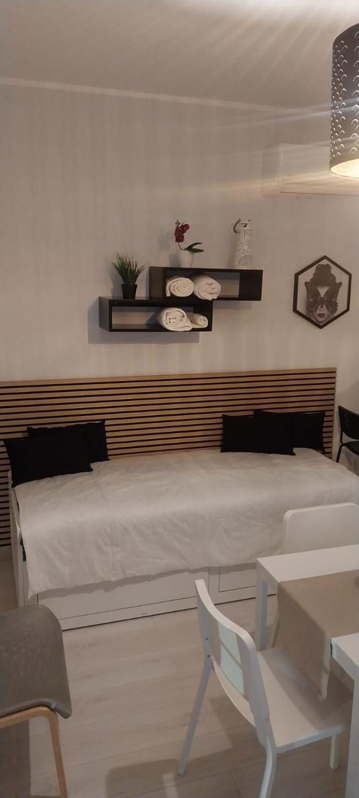 Апартаменти Casa XXI Aprile Ізола-делле-Фемміне Екстер'єр фото